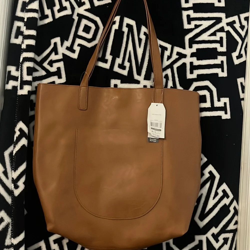 Handbag - Picture 1 of 2